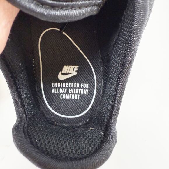 Nike Air Max Axis Black & White Running Shoe Women's 9 - Picture 10 of 13